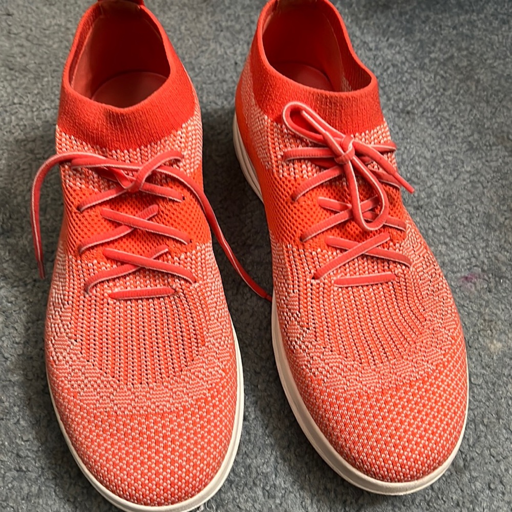 Fit flop sneakers